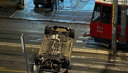 AUTO SE PREVRNUO NA KROV Jeziva saobraćajka u Vojvode Stepe, ima povređenih (FOTO)