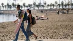 LJUDI MOJI ŠTA SE OVO DEŠAVA Decembar je, a plaže pune, živa se popela na skoro 30° C, nije Bali, Mediteran je