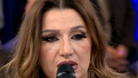 "LJUDI U SVETU SU UMIRALI PO ULICAMA, A VUČIĆ JE NAPRAVIO BOLNICE" Mira Škorić odgovorila na uvrede opozicije