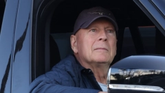 "U NJEMU NEMA VIŠE RADOSTI ŽIVLJENJA" Porodica Brusa Vilisa strahuje od najgoreg, bolest je naglo napredovala