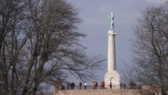 REZERVISAO KARTU U JEDNOM SMERU I NIJE SE POKAJAO Ovako je profesor sa NJUJORŠKOG UNIVERZITETA našao utočište u BEOGRADU