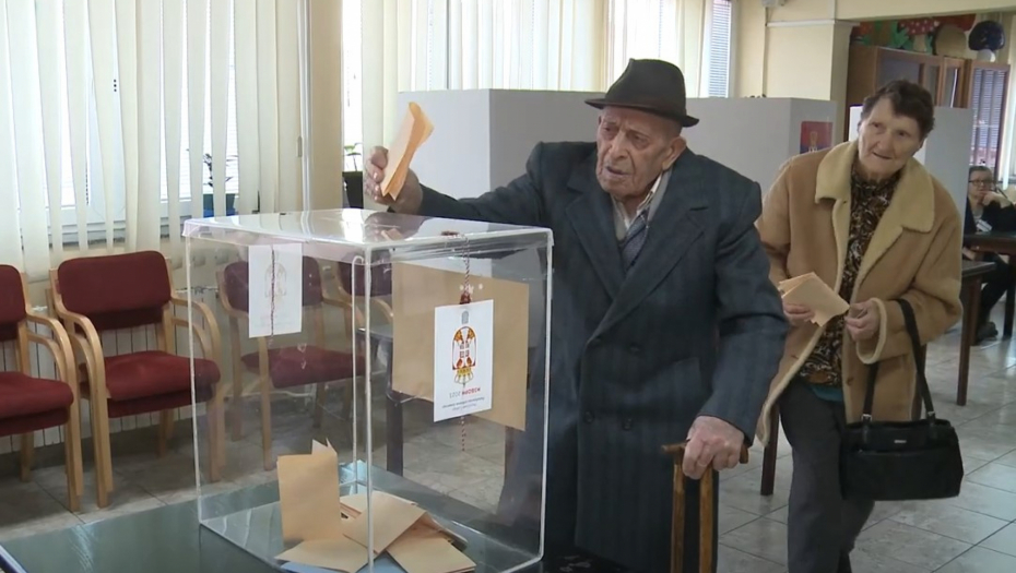 DEKA VUKOSAV IMA 103 GODINE I GLASAO JE JUTROS MEĐU PRVIMA Nijedne izbore ne propušta, evo šta kaže