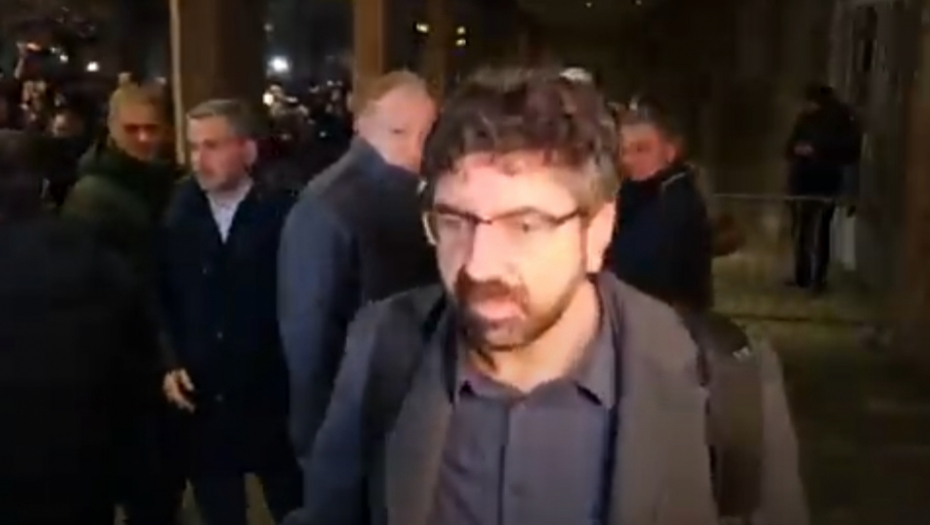 LAZOVIĆ I ĐILAS PSUJU SVOJE ISPRED RiK Sramno ponašanje lidera opozicije prema građanima (VIDEO)