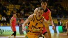 BLEDO IZDANJE SRPSKE EKIPE Split deklasirao Megu