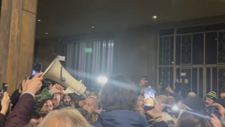 ALO! OTKRIVA KOJA ZAPADNA SLUŽBA JE UMEŠANA U PROTESTE Jedna se ovih dana posebno ističe