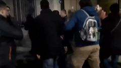 HOROR ISPRED RIK-A! Pristalice opozicije pokušale da linčuju Kovačevića, oborili ga na zemlju (VIDEO)