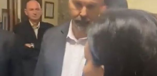 UŽIVAJU U NASILJU I HAOSU Mariniku podržali najveći promoteri nezavisnog Kosova i Srba ko genocidnog naroda (FOTO)