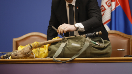 U RIK KRENULI NAORUŽANI DO ZUBA Pronađeni noževi i palice, napadali sve redom