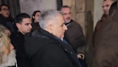 NOVI SNIMAK NAPADA NA KOVAČEVIĆA Brutalni udarci, rulja psuje i viče "Dođi ovamo" (VIDEO)