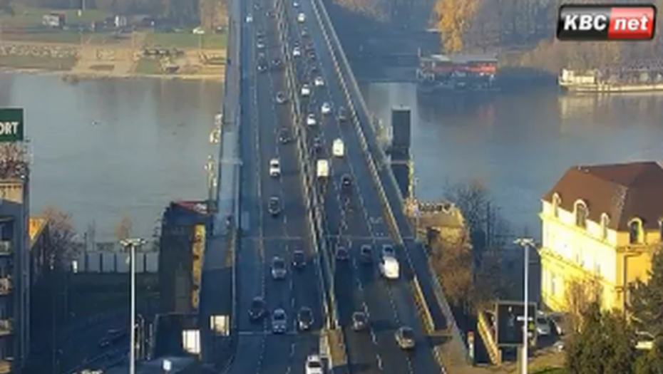 ULICE PUSTE, AUTOBUSI PRAZNI Neočekivano mirno jutro u Beogradu, evo kad se očekuju gužve (FOTO)