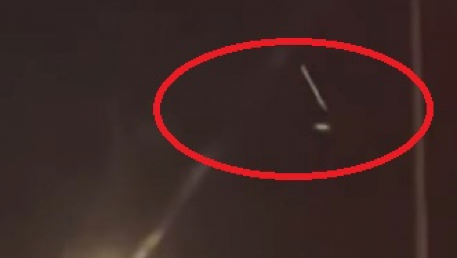 MISTERIOZNA POJAVA SNIMLJENA NA NEBU IZNAD ŽELEZNIKA Srbi uhvatili da lupaju, pljušte komentari "Ilon Mask sleće da... "