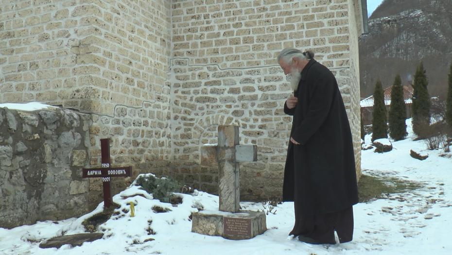 U OVOJ SVETINJI POČIVAJU MOŠTI 3 POTOMKA LOZE NEMANJIĆA Manastir Davidovica jedini je posvećen Bogojavljenju Gospodnjem
