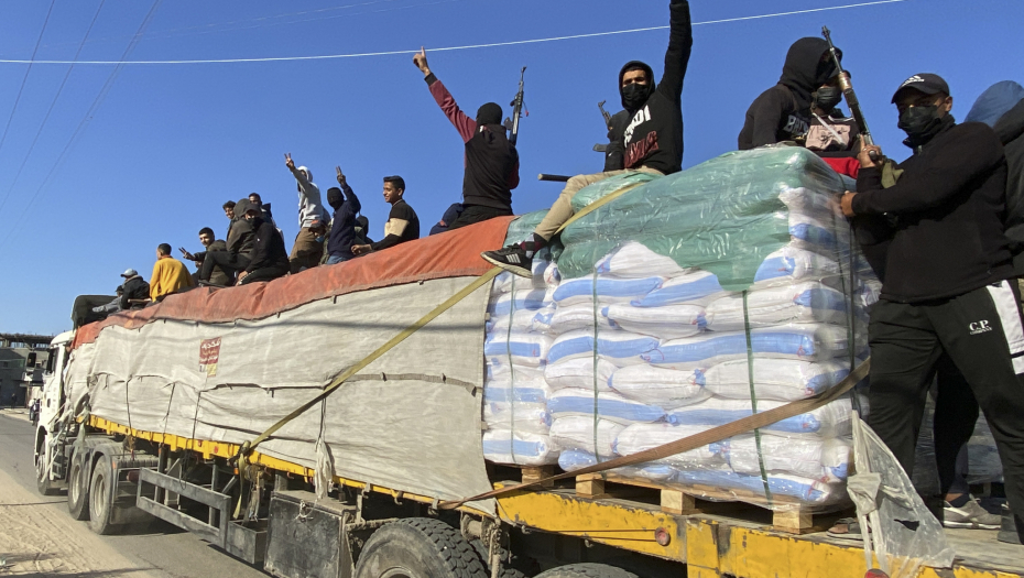 STIGLA HUMANITARNA POMOĆ U Gazu ušlo 127 kamiona (FOTO)