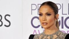 OVE PANTALONE MORATE DA IMATE Savršeno izdužuju noge, skidaju dva konfekcijska broja i Džej Lo ih obožava