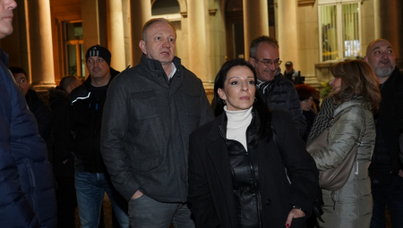 NAŠI IZVORI IZ OPOZICIJE OTKRIVAJU TAKTIKU Evo zašto se Đilas  povlači s čela stranke i postavlja Mariniku