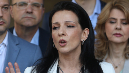 "SRBI SU NACISTI, SREBRENICA JE GENOCID, KOSOVO JE ALBANSKO" Marinika sad i javno pokazala ko joj je za sve ove gnusotine istomišljenik i saborac!