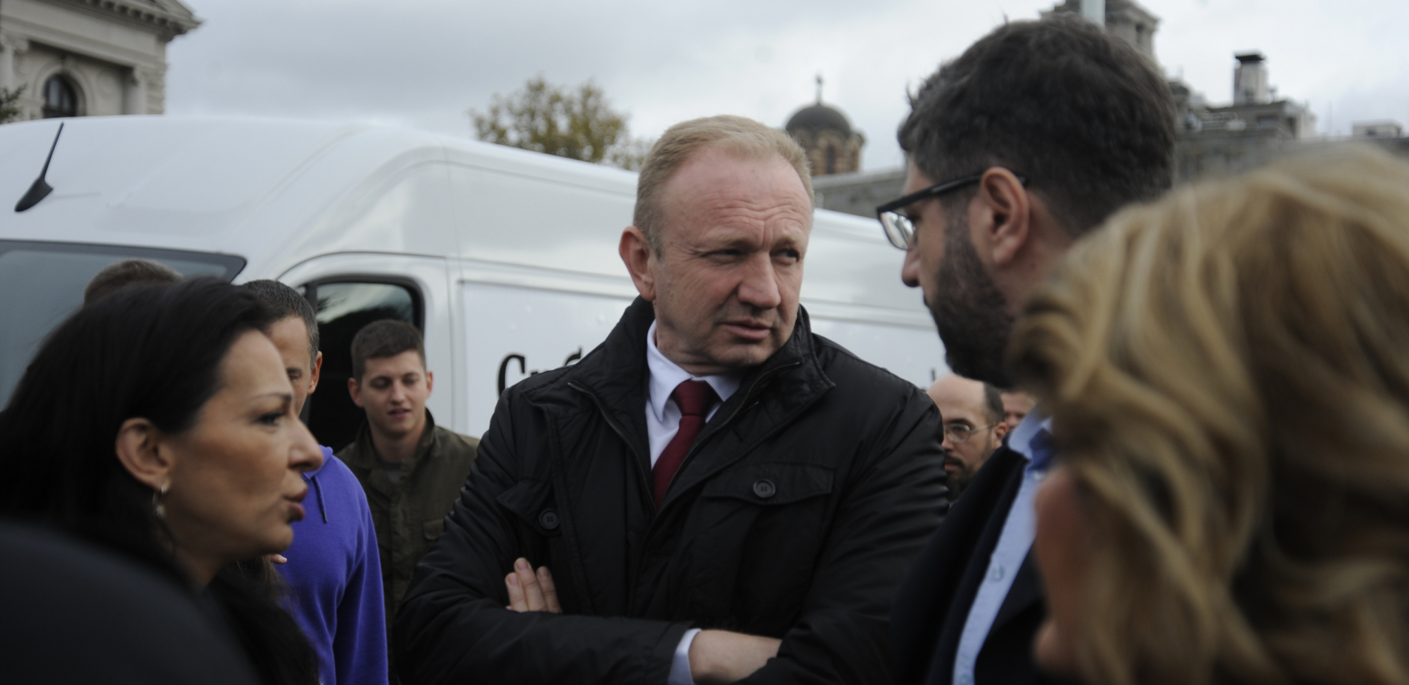 SAMO DA EU UVEDE SANKCIJE I STRADAĆE SRBI Kampanja na Šolakovim medijima: Za to su se izborili Đilasovci