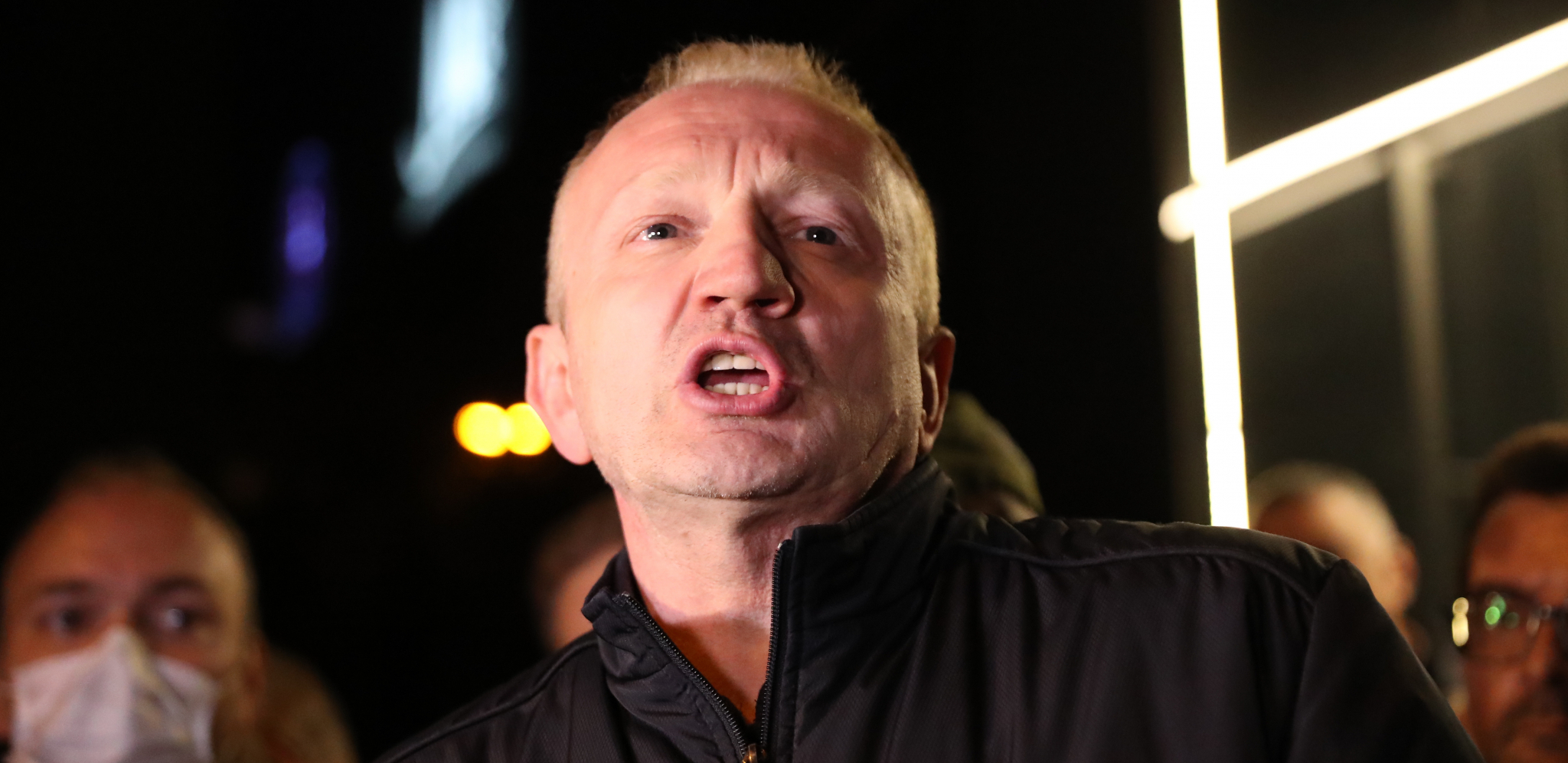 ĐILASOVCI SE RASPADAJU NA SITNE KOMADE Koalicija raštrkana na 10 frakcija, PRIKRIVAJU DA SU BUŠNI KAO SITO