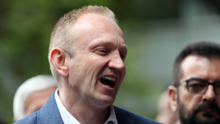 "ĐILASU IMAM DA PORUČIM DA JE VELIKI MAGARAC I LAŽOV" Stanar kog je lider SSP proglasio fantomskim biračem: "Ovde stanujem od 2002."