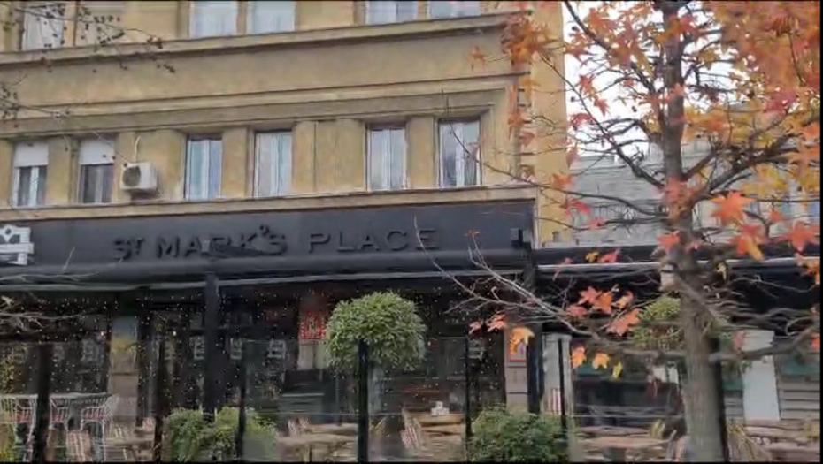 SKOČILA SA TREĆEG SPRATA, PALA U BAŠTU RESTORANA!  Zaposleni prvi pritrčali ženi u pomoć