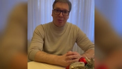 ŽELIM DA VAM SE IZVINIM... ONI NE MOGU DA SE POMIRE SA PORAZOM, PA VODE KAMPANJU PROTIV VAS Vučić se obratio Srbima iz Republike Srpske