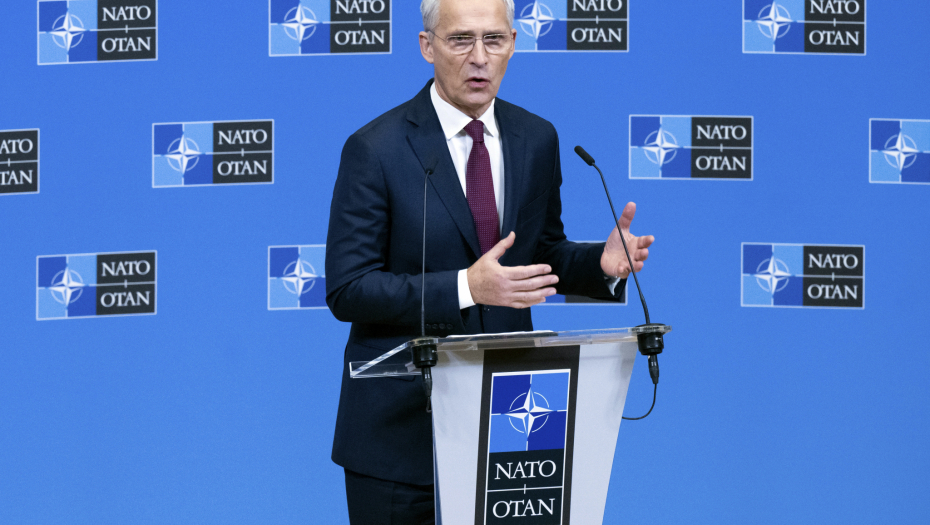 STOLTENBERG UDARIO NA PAPU "Još oružja za Ukrajinu"