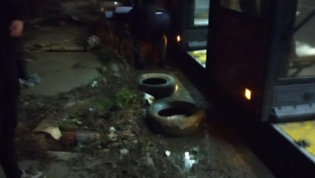 ZAPALIO SE AUTOBUS 511 Buktinja na Obrenovačkom putu (FOTO)