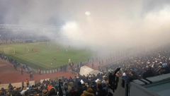 PREKINUT MEČ Bakljada navijača Zvezde na 171. večitom derbiju (VIDEO)