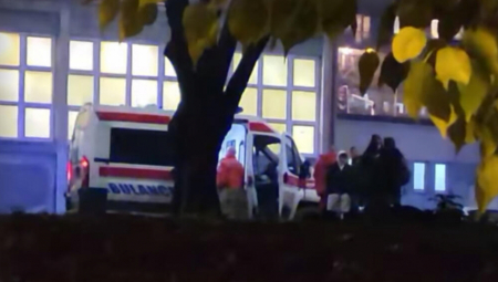 "CEO JE BIO KRVAV, VUKLI SU GA DO DVORIŠTA" Žestoka tuča izbila u školi u Beogradu
