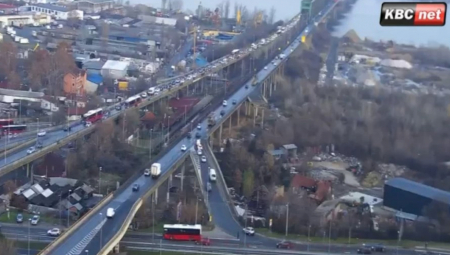 DANAS PREKO PLAVOG MOSTA IDITE SAMO AKO MORATE Novi kolaps na beogradskim saobraćajnicama