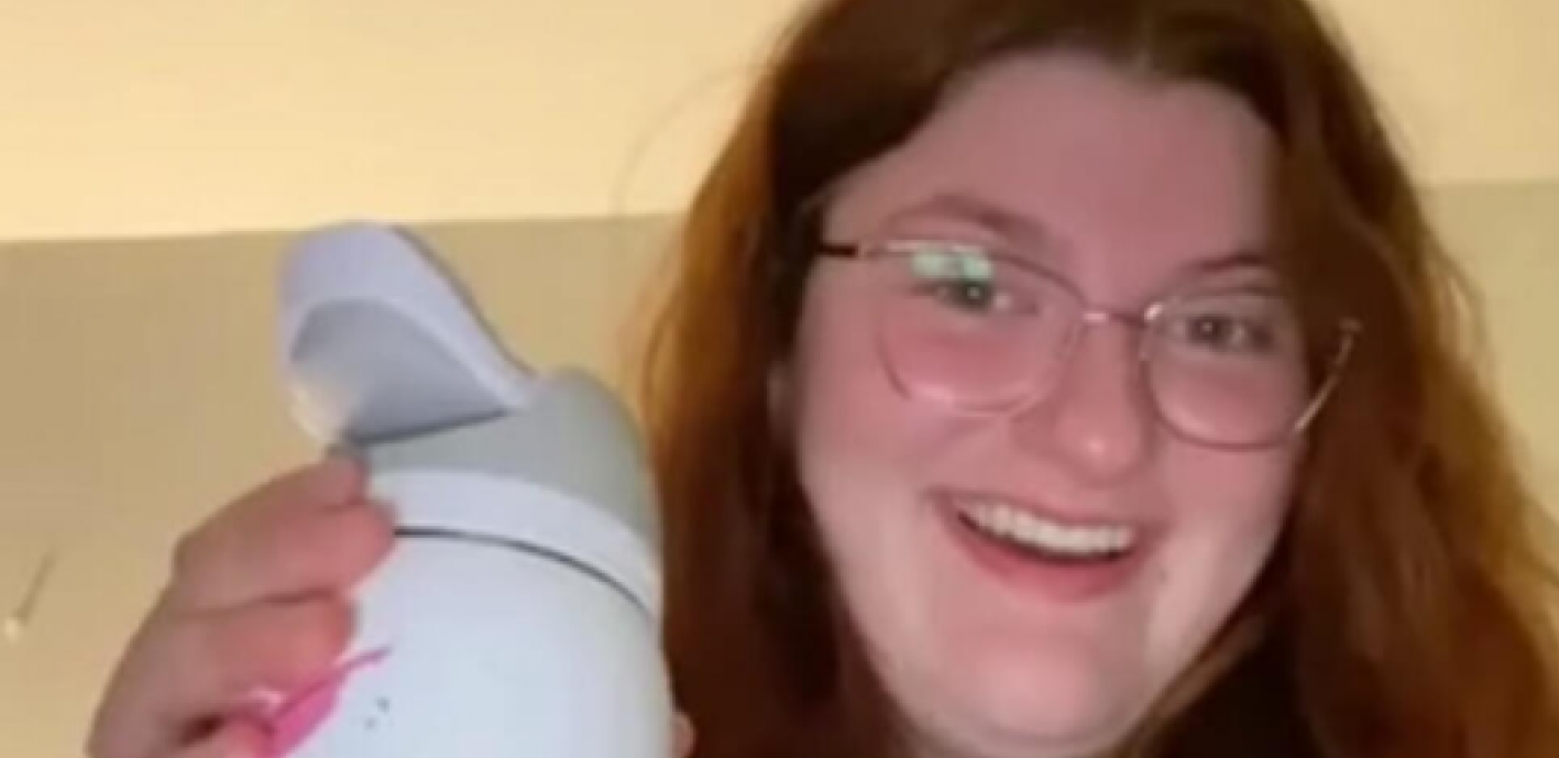 "ZBOG FLAŠICE VODE SAM ZAVRŠILA U BOLNICI" Lečila se nedeljama, a onda je ispod poklopca otkrila užas (FOTO)