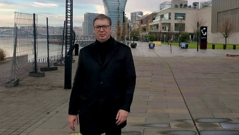 VUČIĆ SNIMLJEN U JUTARNJOJ ŠETNJI PO BEOGRADU "Naoružao sam se strpljenjem, čekam ga..."