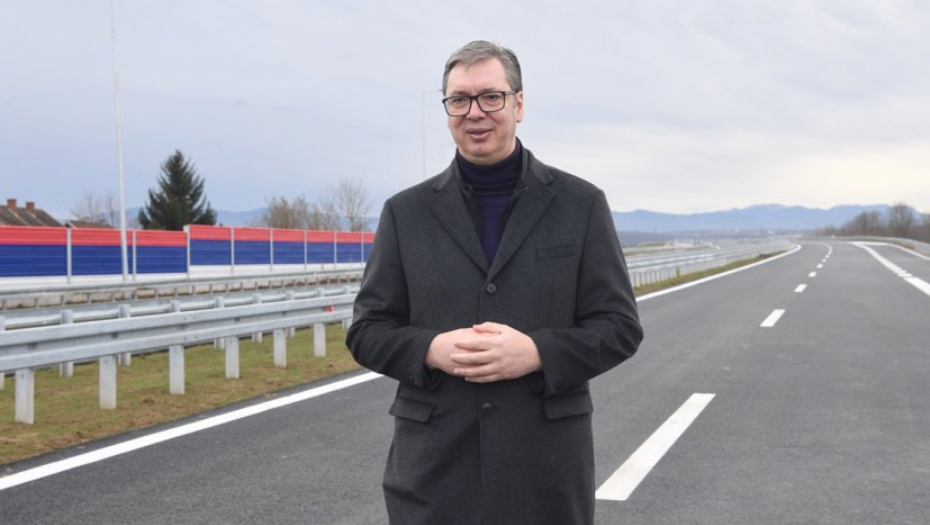 SUTRA U 12 ČASOVA OTVARA SE BRZA SAOBRAĆAJNICA LAJKOVAC - DIVCI Vučić: Ponosan na Srbiju koja se gradi (FOTO/VIDEO)