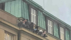 "KRIO SAM SE NA SIMSU PROZORA" Ispovest svedoka masakra u Pragu: "Video sam mnogo krvi, devojke su vrištale"