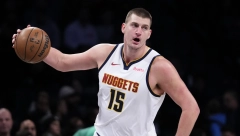 NJEMU JE DOVOLJAN SAMO SEKUND Kad je lopta kod Jokića, niko ne sme ni da trepne (VIDEO)