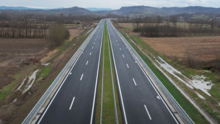 NOVA BRZA SAOBRAĆAJNICA OTVORENA ZA SAOBRAĆAJ 12 kilometara puta kao pista (VIDEO)