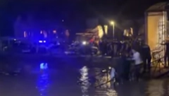 TONE SPLAV U BEOGRADU, GOSTI PANIČNO BEŽE KROZ VODU Policija munjevito reagovala (FOTO/VIDEO)