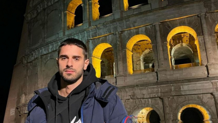 SRUŠENA JE CELA BINA, LJUDI SU EVAKUISANI: Oglasio se reper nakon što je potonuo beogradski splav na kom je nastupao