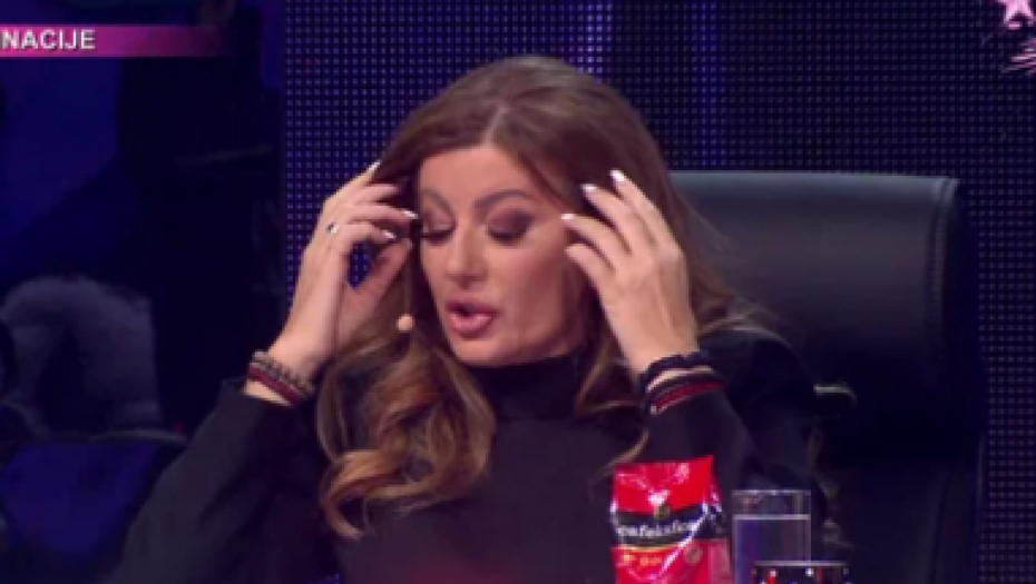 VIKI MILJKOVIĆ PREŽIVELA DRAMU NA AUTO-PUTU Taške peške išao da traži pomoć, evo šta se zapravo dogodilo!