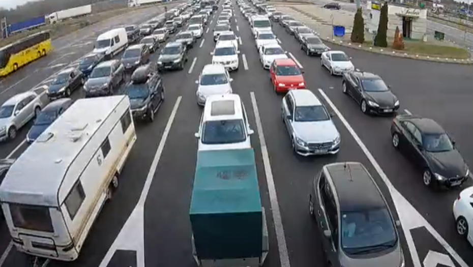 PRODUŽENO RADNO VREME GRANIČNIH PRELAZA Velike gužve od jutros, OVDE SE NAJVIŠE ČEKA