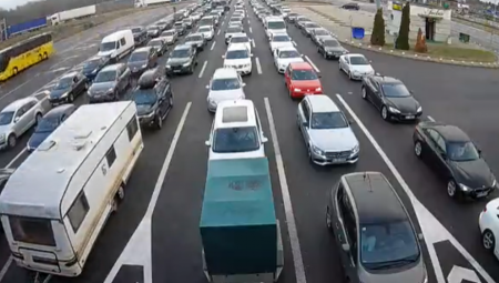 PRODUŽENO RADNO VREME GRANIČNIH PRELAZA Velike gužve od jutros, OVDE SE NAJVIŠE ČEKA