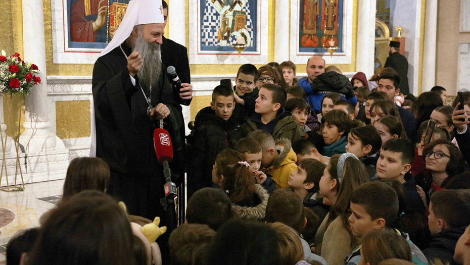 "NEMA NIČEG LEPŠEG OD TOGA DA DECA BUDU DOBRA" Patrijarh Porfirije ugostio učenike iz Beograda, Sombora i Vukovara