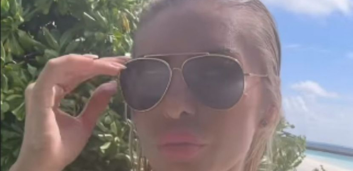 BORJANOVA ŽENA GRMI U BIKINIJU Zanosna Snežana usred zime pokazala telo o kojem će se pričati