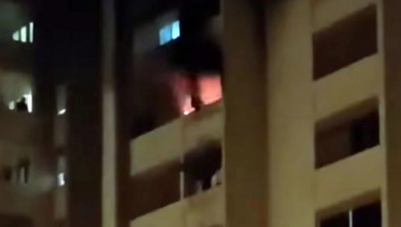 DETE BACILO PETARDU, NAPRAVILO POŽAR Vatra buknula za par sekundi, 13 vatrogasaca na terenu!