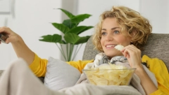 GRICKATE IZ DOSADE ILI ZBOG STRESA? Evo kako da ne mislite na hranu, a jedan trik će vam baš prijati!