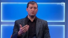 OVDE SAD IMATE NEKE LJUDE KOJI UZIMAJU CIGLE, KAMENJE Dr Krstić: Ja da sam na tom protestu, ja bih se odatle udaljio (VIDEO)