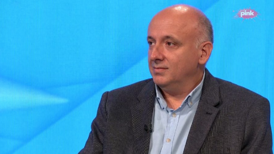 "40 ZEMALJA JE USVOJILO REZOLUCIJU O UZBUNJIVAČIMA" Radomirović za Alo! : "Uverio sam se da Srbija sa svima može da pregovara"