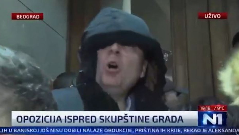 ZELENOVIĆ DAO ZNAK ALEKSIĆU Evo kako je započeo napad majdanovaca na Skupštinu grada Beograda (VIDEO)