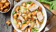 PILEĆA SALATA SA KIKIRIKIJEM Brza, lagana užina ili ručak koji ćete da obožavate