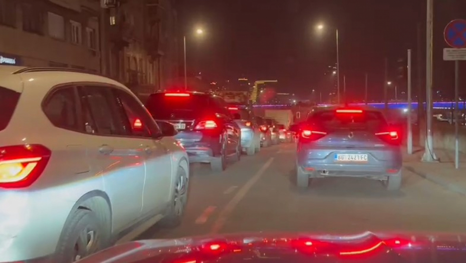 BLOKADE PO GRADU NAPRAVILE KOLAPS Na nekim saobraćajnicama sve stoji